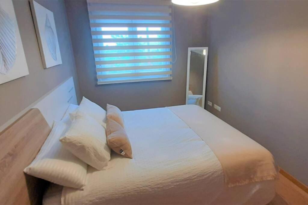 Apartamento Playa Foz Con Piscina Y Parking 010 Exterior foto